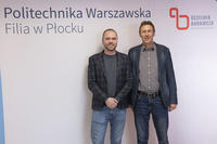 Doktorant Arkadiusz Plis oraz prof. Karol Prałat